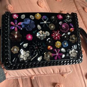 Velvet embroidered flowers purse